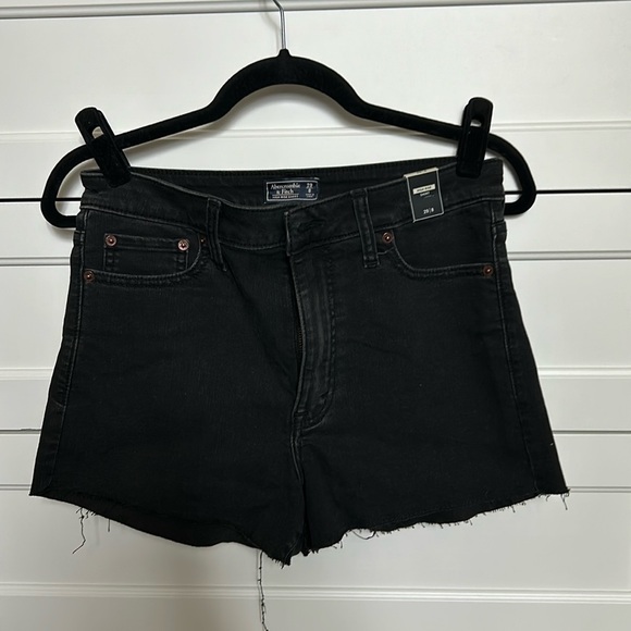 NWT Abercrombie & Fitch High Rise Short - Black - 29/8 - Picture 2 of 4